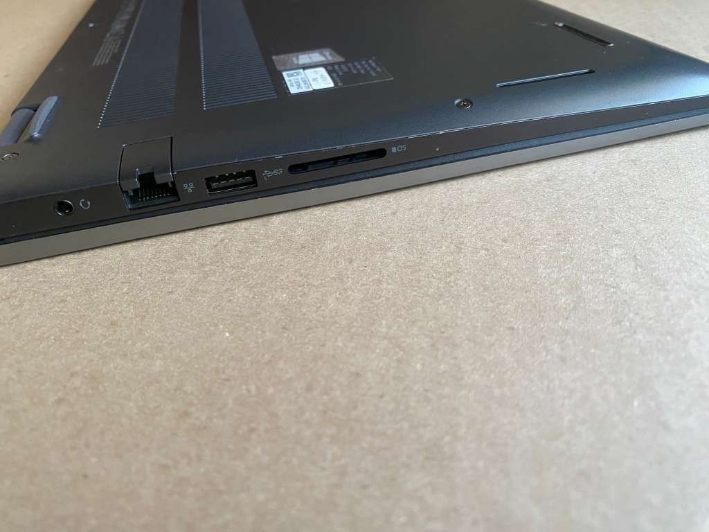 11TH GEN *INTEL IRIS Xe GRAPHICS * DELL VOSTRO 15 5510*CORE i5-11300H*3.10GHZ*8 GB RAM*256 GB SSD